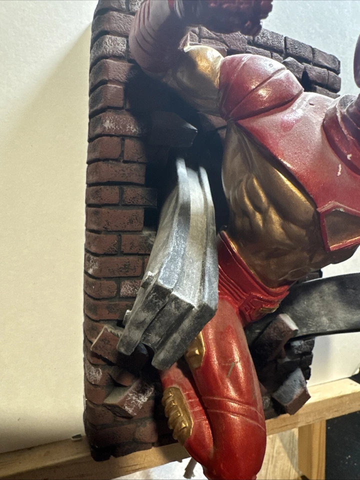 ESTATUA DE COLECCIÓN Iron Man rompiendo de la pared edición limitada 1485/2000 Marvel Foto 3 de 4