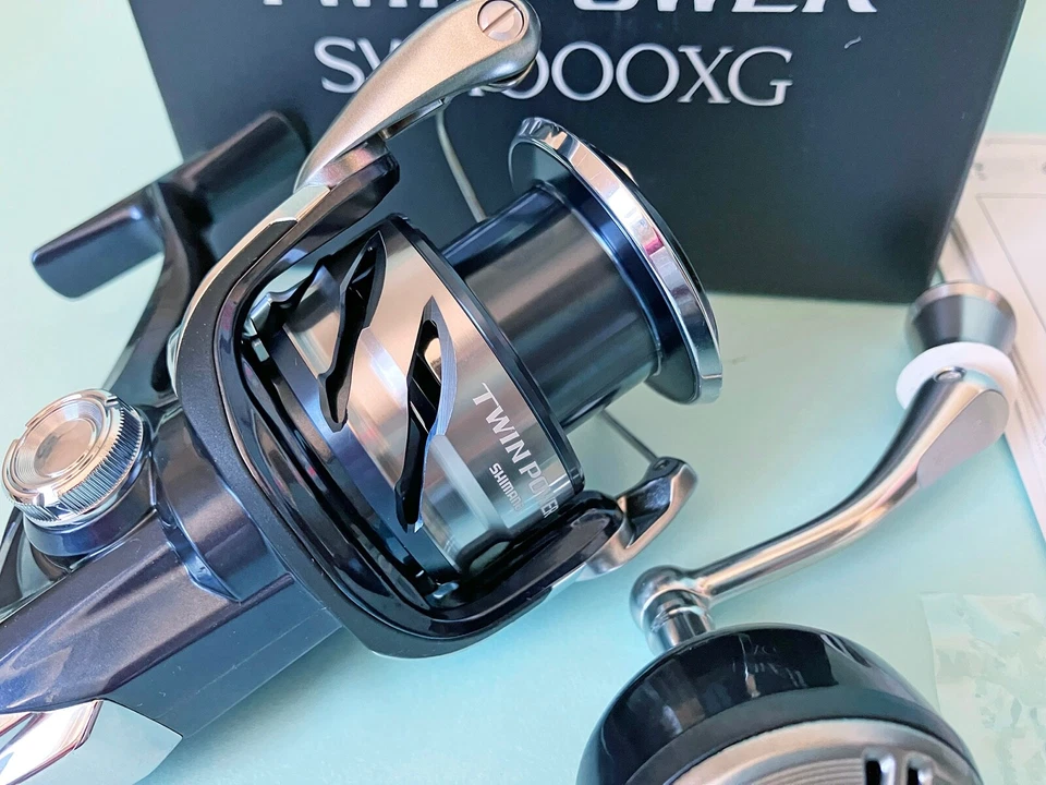 Shimano 21 Twin Power SW Spinnrolle Angeln verschiedene Größen Neu im Karton - Bild 2 von 2