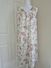 Vintage Floral Nightgown Womens S Sleeveless Cottagecore Grandmacore House Dress