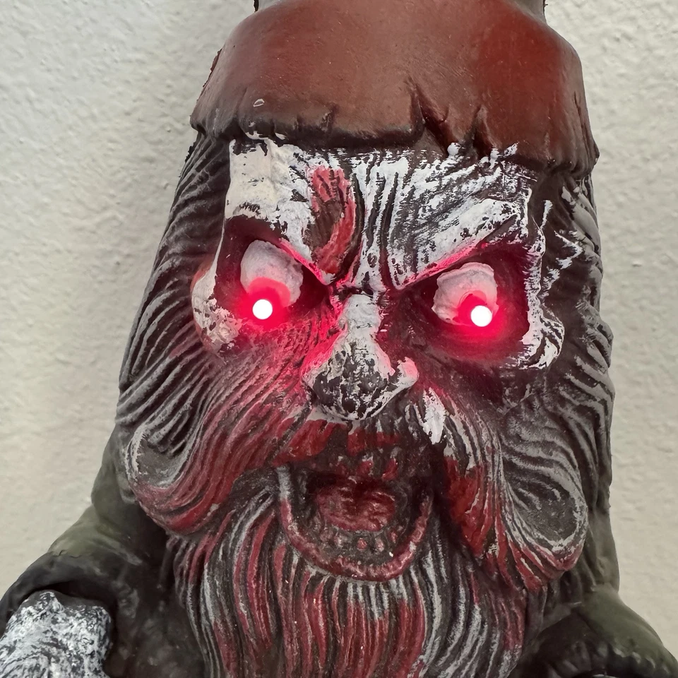 Halloween Zombie Horror Jardín Gnomo Decoración Exterior Utilería 16” Molde Soplado 2014 FUNCIONA Foto 3 de 4