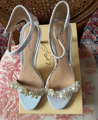 Jewel Badgley Mischka Pearls Silver Glitter Lassie Stiletto Size 8.5