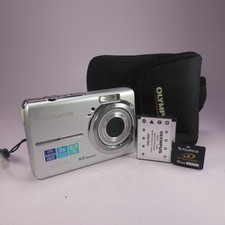 Cámara digital Olympus X-750 6,0 MP plateada probada con tarjeta xD