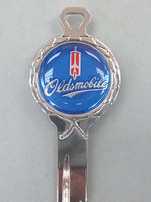 Oldsmobile Blue B44E CUTLASS SUPREME Classic White Gold Keys 1969