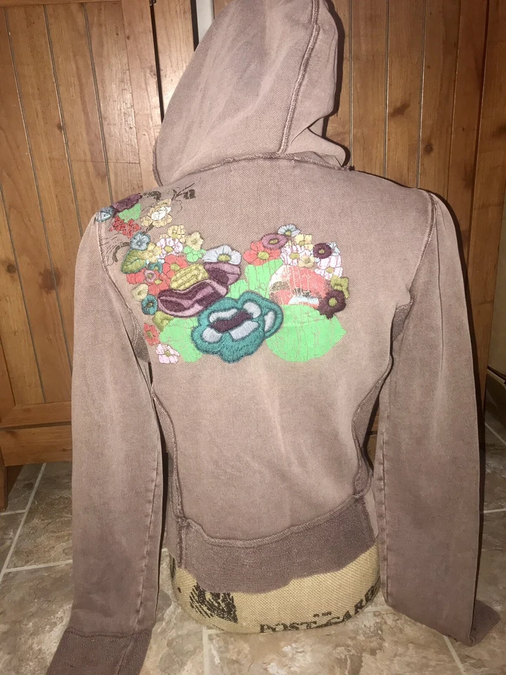 Chaqueta Boho Cremallera Con Capucha Taupe Floral Bordada ~ Elección por Calvin Klein Foto 3 de 4