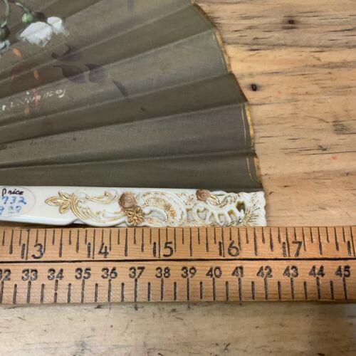 Ventaglio pieghevole vintage Spagna seta tenuto a mano dipinto a mano firmato decorazione celluloide con copertina - Foto 2 di 24