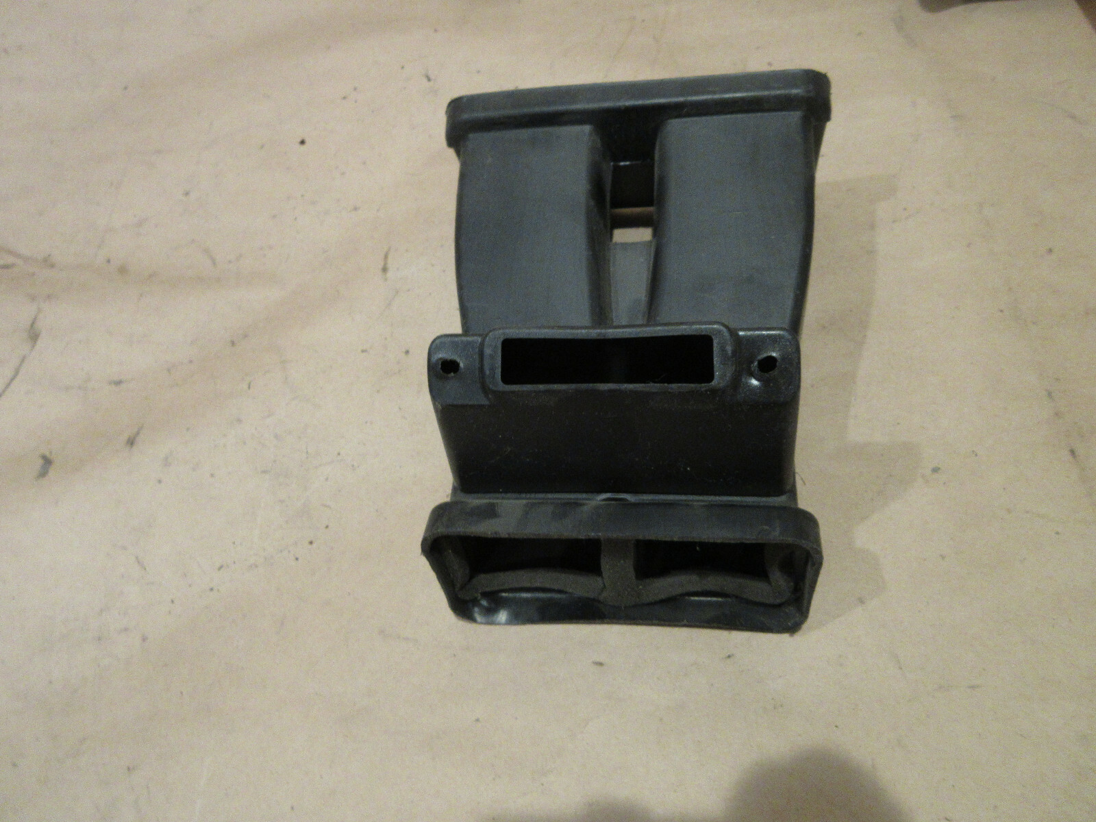 Maserati Quattroporte 2003 - Air Ducting For Rear Opening  P/N  66703900