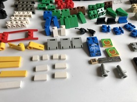 LEGO Star Wars: Watto's Junkyard set 7186, NO MINIFIGS/MANUAL AS-IS 44% complete