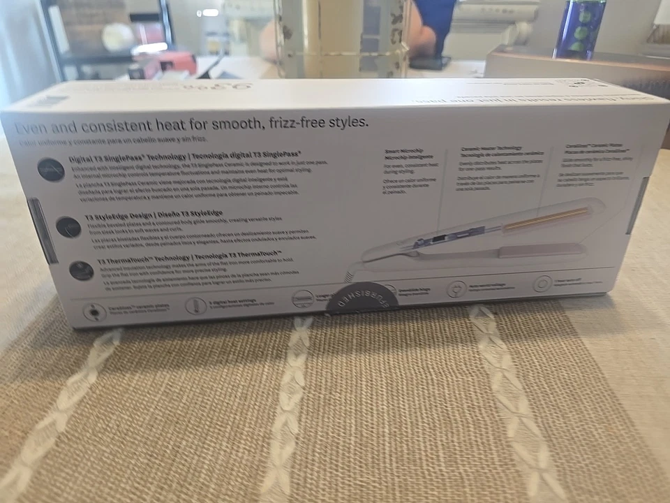 T3 SinglePass 1" Flat Iron Straightener - White - Image 2 of 2