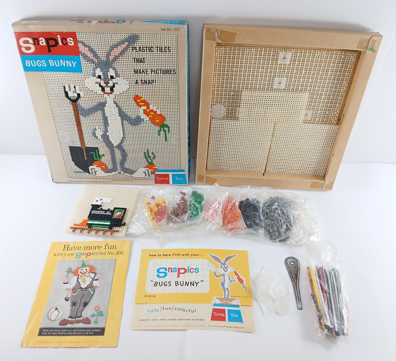 Vintage 1960s Snapics BUGS BUNNY - Mosaic Picture Tile Art -