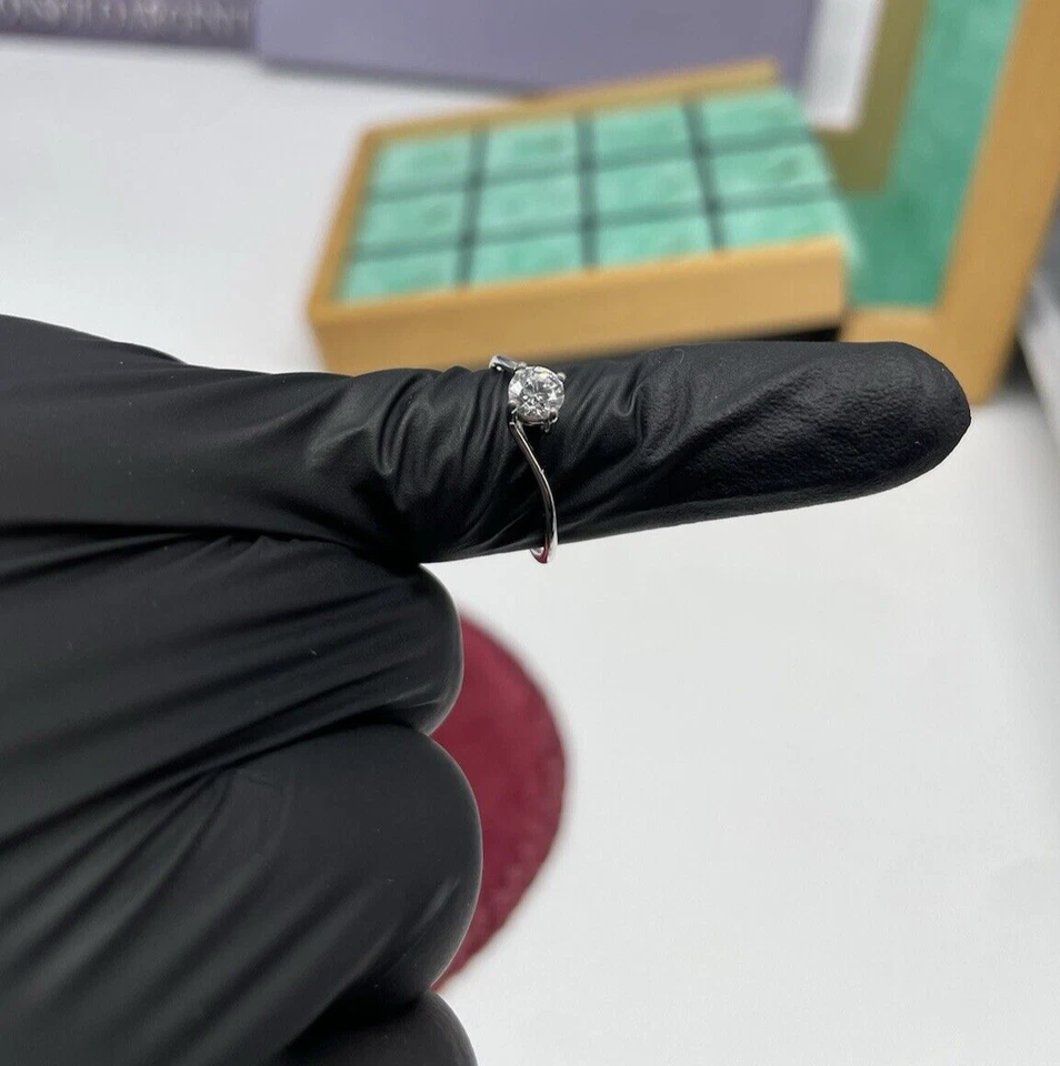 SOLITARIO DI ORO BIANCO 18KT CARATI NUOVO ANELLO FEMMINILE PUNTO LUCE BRILLANTE. - Immagine 3 di 4