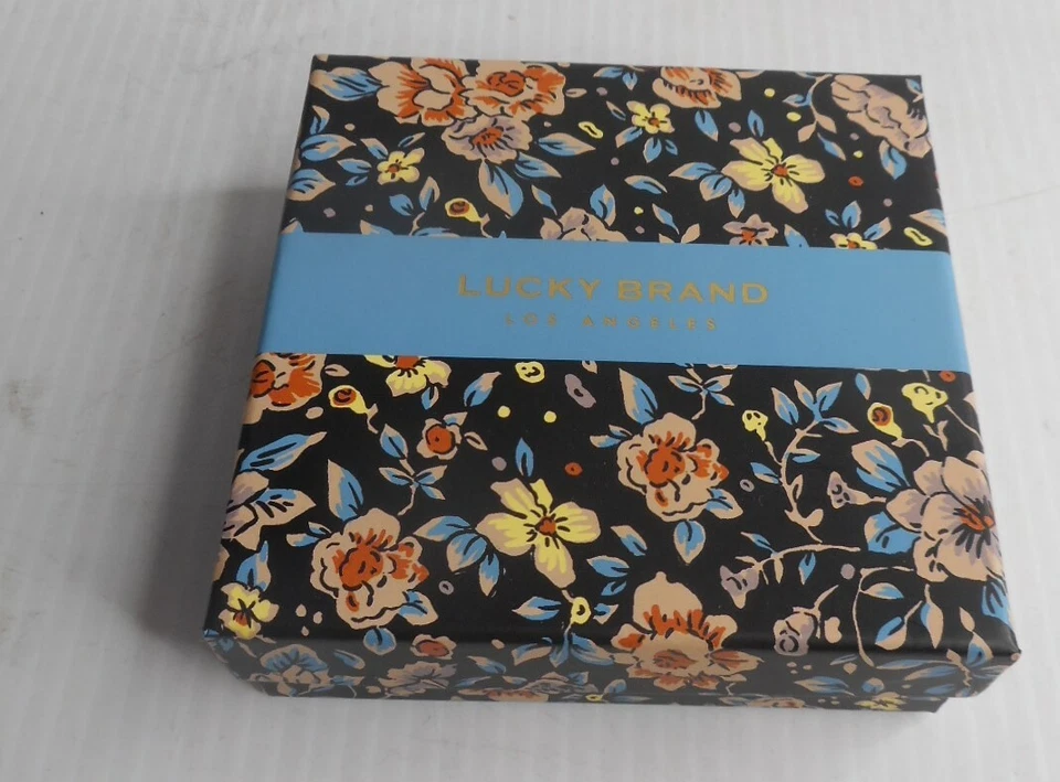 Brazalete Brazalete Marca Lucky Tono Oro Amarillo Dije Sueño Acentos SemiPreciosos  Foto 2 de 2