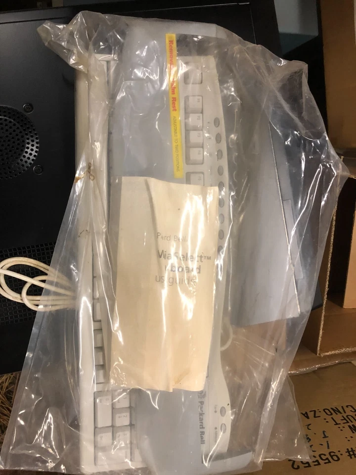 Vintage Packard Bell PS/2 Computer Media Select Keyboard Beige White FDA-116C - Image 3 of 4