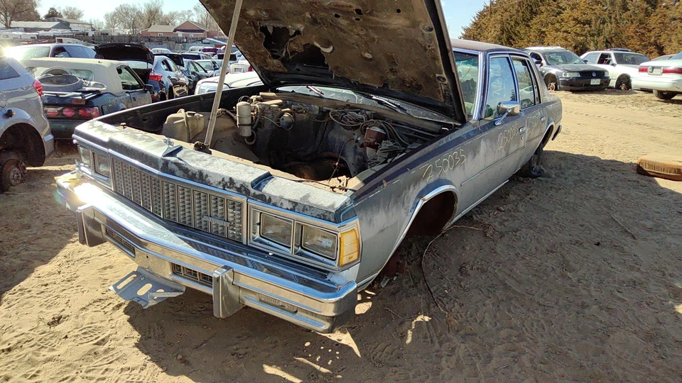 Pinza de freno delantera izquierda Chevy Caprice Driver con soporte de montaje OEM 1977-1979 Foto 4 de 4