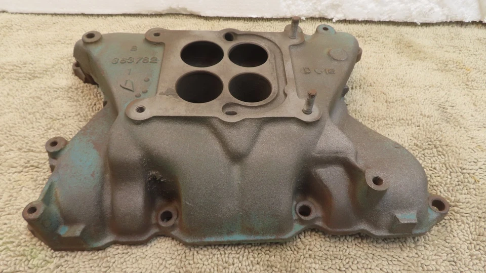 Colector de admisión de cuatro barriles Buick Nailhead 401 y 425 #1363782 GS 4BBL Riviera Foto 3 de 4