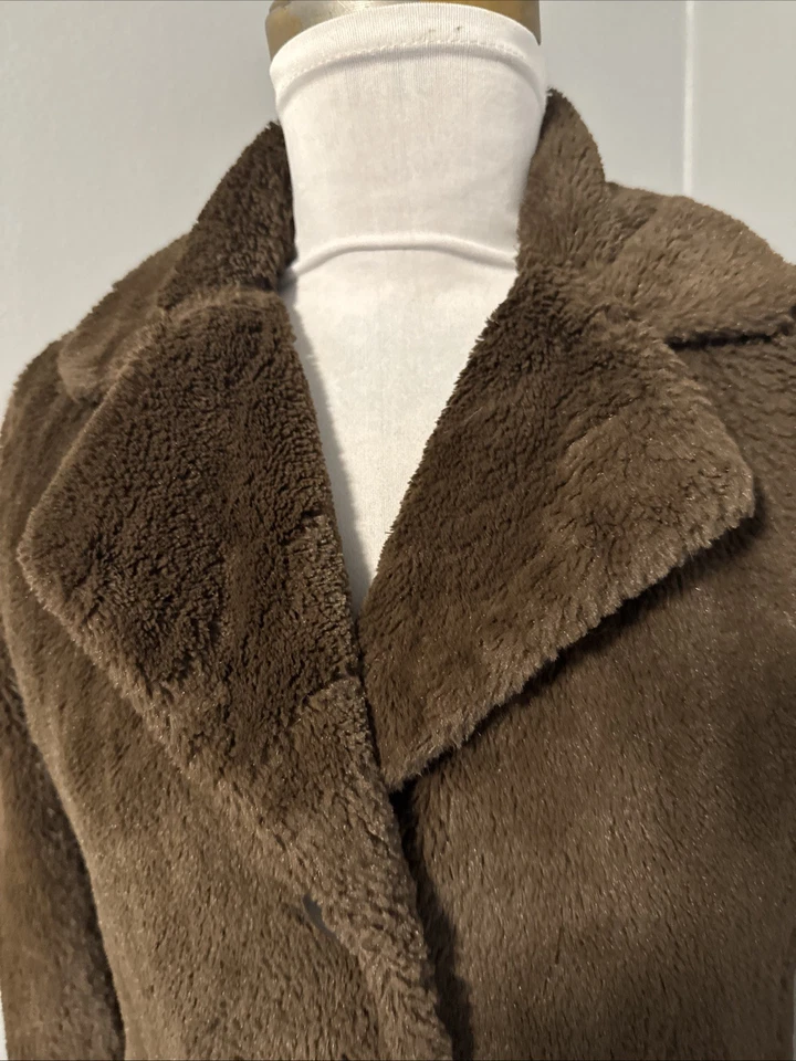 Abrigo De Colección Cabi #334 Marrón Imitación Piel Oso De Peluche Bolsillos Abotonados Forrado M Foto 2 de 4