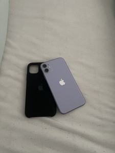 iPhone 11 64GB Violett - Gebraucht