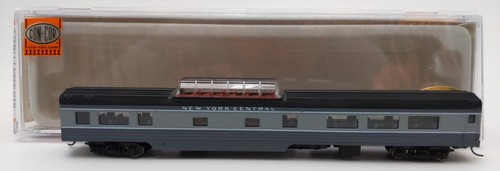 Coche domo de tren medio lado liso Con-Cor 40235 N NYC 85' con acopladores de micro trenes | Condition: Used