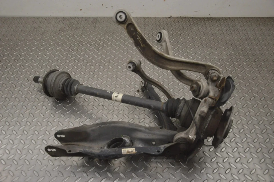 Mercedes C220d Federung hinten rechts A2053521900 A2053508008 W205 2016 21908805 - Bild 4 von 4