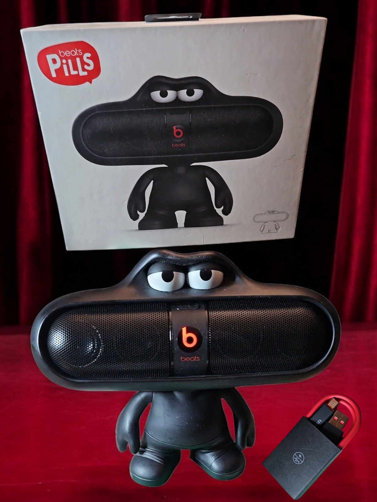 🔥Beats by Dre Pill 2.0 Red Stand Dude Guy Character And Box & Pill Speaker