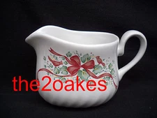 Corelle Callaway Holiday Stoneware Gravy Boat Christmas Ivy 