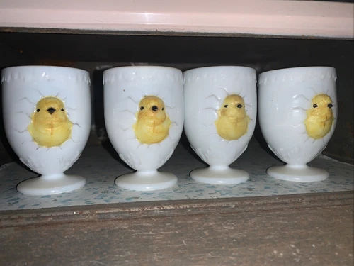 Vintage Westmoreland Milk Glass Egg Cups 3D Hatching Chick 3” Tall Set Of 4