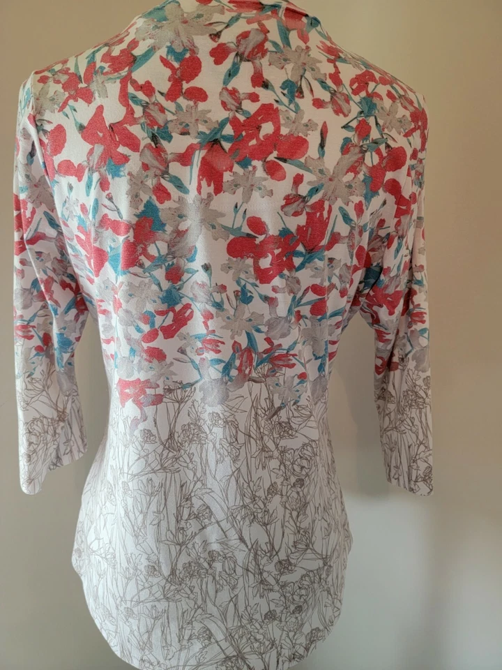 Pantalones de mezclilla FDJ franceses cuello en V estampado floral jersey top multi rojo blanco XS Foto 4 de 4