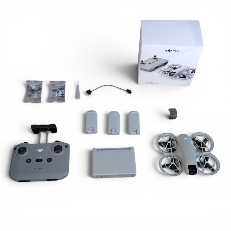 DJI Neo Fly More Combo - 1 Year DJI Warranty, 3 Batteries, DJI RC-N3, Excellent