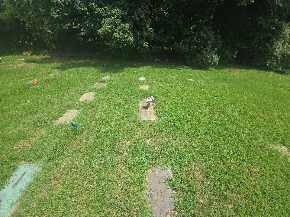 2 PARCELAS DE CEMENTERIO LADO A LADO CRESTA DE PRADO SECCIÓN VISTA AL ATARDECER 31-A SITIOS 1-2 Foto 2 de 4