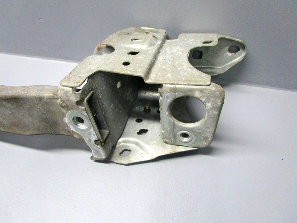 Chapa delantera soporte delantero inferior para RENAULT LAGUNA 2 II (BG0/1_) 2.0 16V Foto 4 de 4