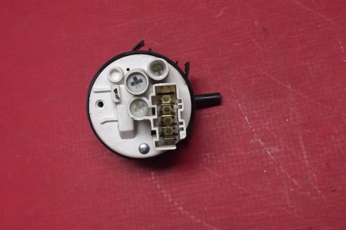 Waschmaschine HOTPOINT WMF720P UK R Druckschalter