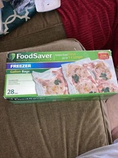 New Genuine Foodsaver 1-Gallon Pre-Cut Vacuum Seal Bags - Clear - Pack of 28