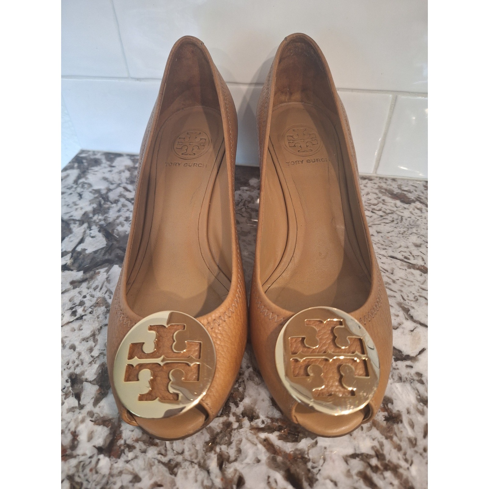 Tory Burch Brown Leather Sally Wedge Gold Logo Peep Toe Pump Women Size 7M