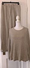 NWOT-Women's Size XL Greige Subtle Stripe Pattern Comfy Lounge Set, Pants/Top