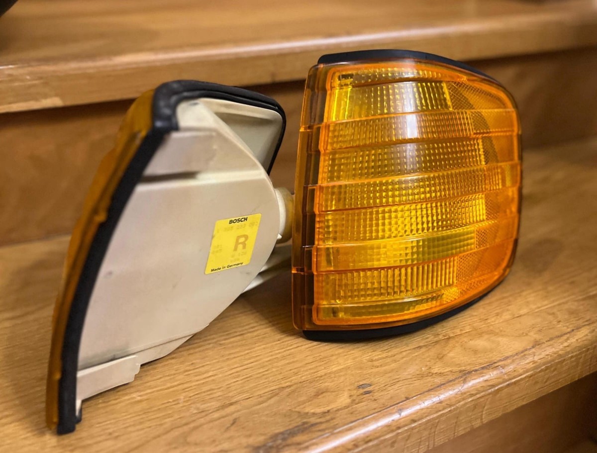 BOSCH Mercedes W126 Corner Light Turn Signal Lenses Yellow Made In 
