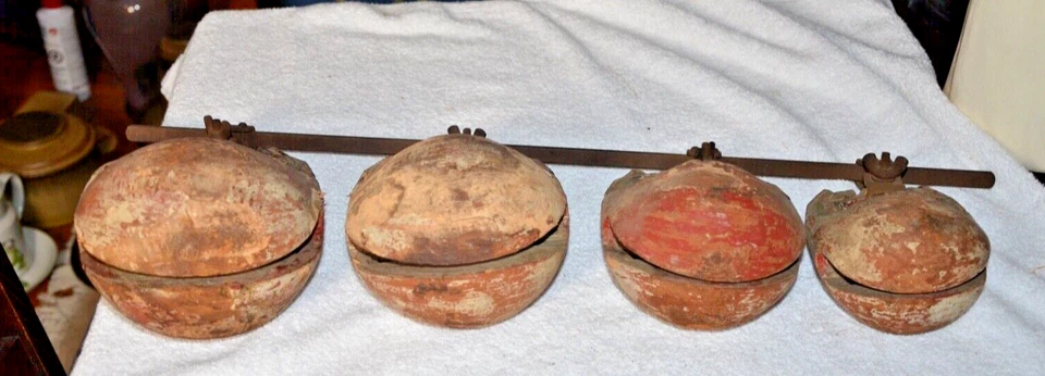 set of 4 Vintage Japanese TEMPLE wooden dragon fish BELLS - Mokugyo - Image 3 of 4