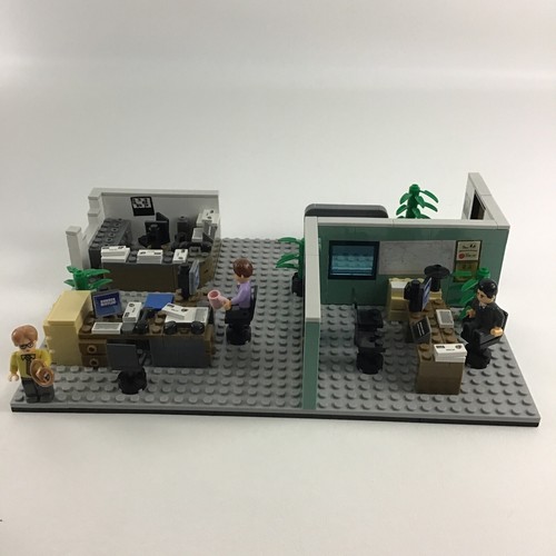 NBC The Office Dunder Mifflin Scranton Branch Construction Set Minifigures 99% - Picture 8 of 12