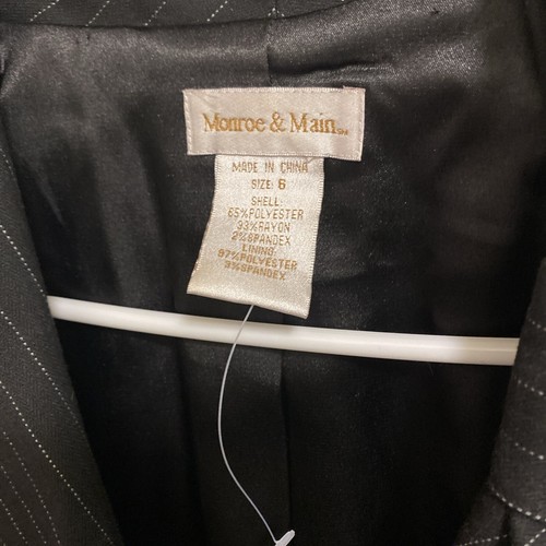 Monroe & Main Women’s 2pc Pinstripe Suit Jacket & Skirt 6 Black Bust 34 Waist 30 - Picture 2 of 10