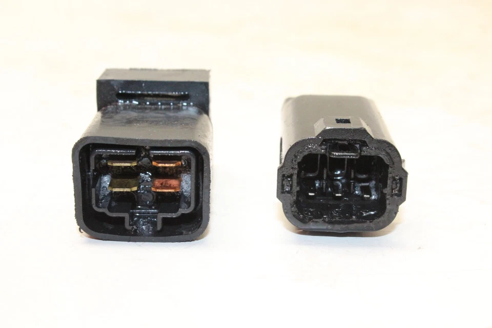 SUZUKI SV650S 2003 CONJUNTO DE CAJA DE FUSIBLES MONTAJE RELÉ FABRICANTE DE EQUIPOS ORIGINALES Foto 2 de 4