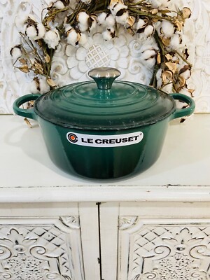Le Creuset Enameled Cast Iron Signature Round Dutch Oven qt