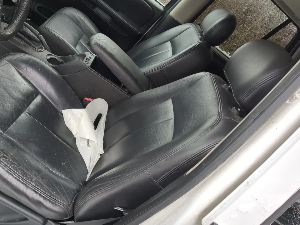 2005-2009 Chevrolet Trailblazer Driver Front Seat Oem Q0OVF - Image 2 of 2