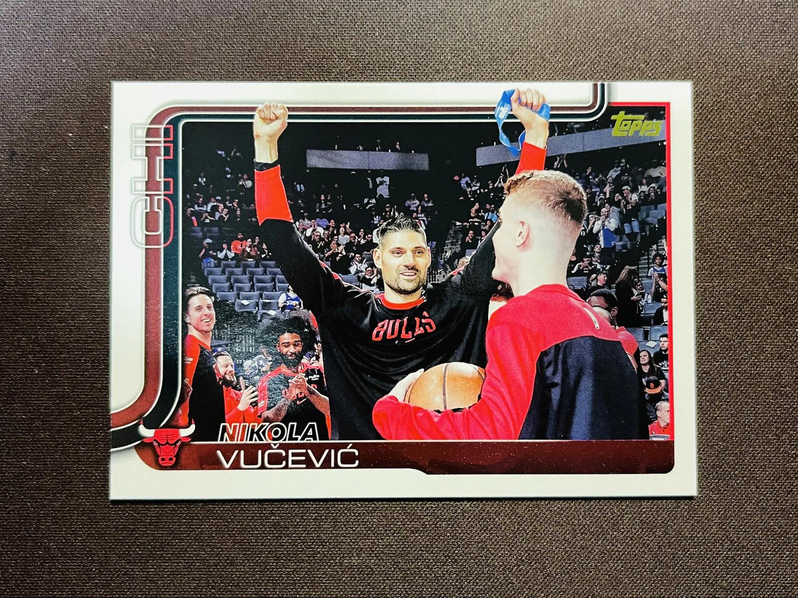 2025-26 Topps Flagship Golden Mirror Image Variations Nikola Vucevic #36 AL013