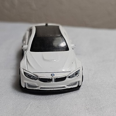 Hot Wheels BMW M4 White 2016 4/5 189/250 TRAP5 Black Carbon Roof