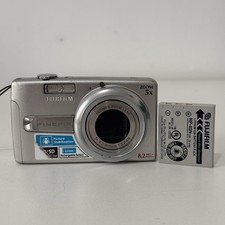 Fujifilm FinePix J50 8.2MP Digital Camera Silver TESTED With Battery