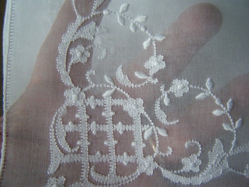 ANTIQUE Madeira 8 organdy napkins 8 placemats Embroidered w/ Floral Designs - Picture 14 of 16