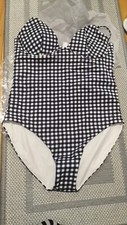 vineyard vines underwire one piece 40 off