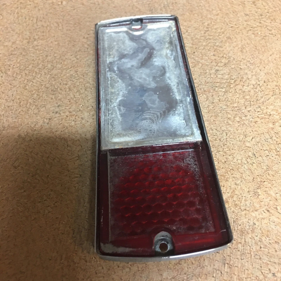 1971 Austin America lente de sinal de canto traseiro direita/passageiro fabricante de equipamento original - Imagem 2 de 4