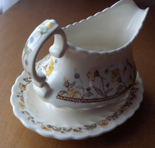 Vernon Kilns Hibiscus gravyboat~hand tinted transferware design~Pristine-NR! - Picture 3 of 5