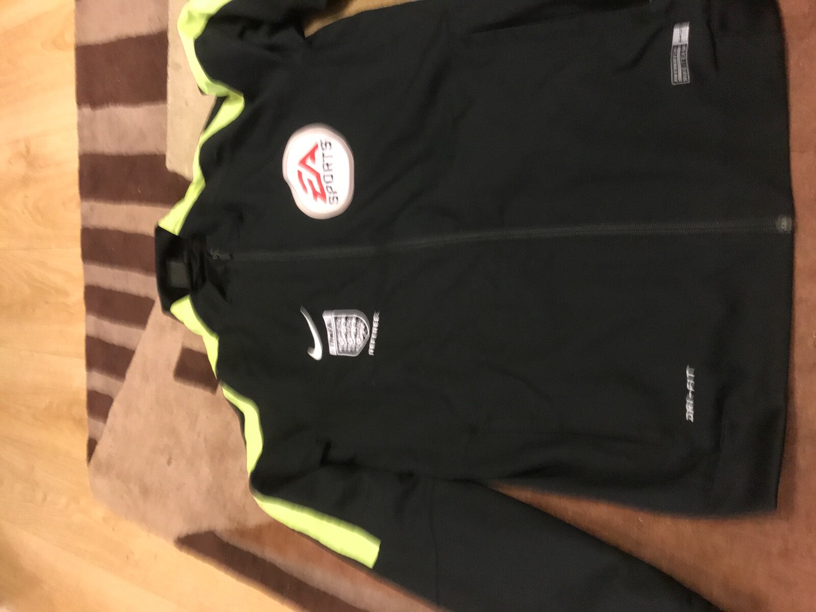 Nike Referee 2018 Dry Fit Rain Jacket in Medium with FA Badge + EA
