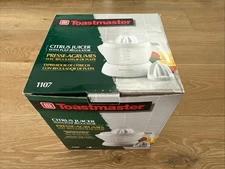 Toastmaster Citrus Juicer with Pulp Regulator Model 1107 38 oz Capacity New