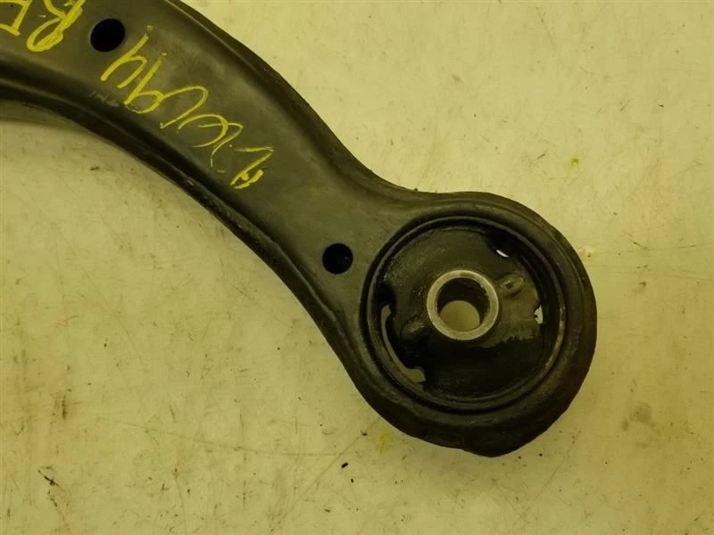 98-03 TOYOTA SIENNA BRAZO DE CONTROL INFERIOR LADO PASAJERO DELANTERO DERECHO  Foto 3 de 4